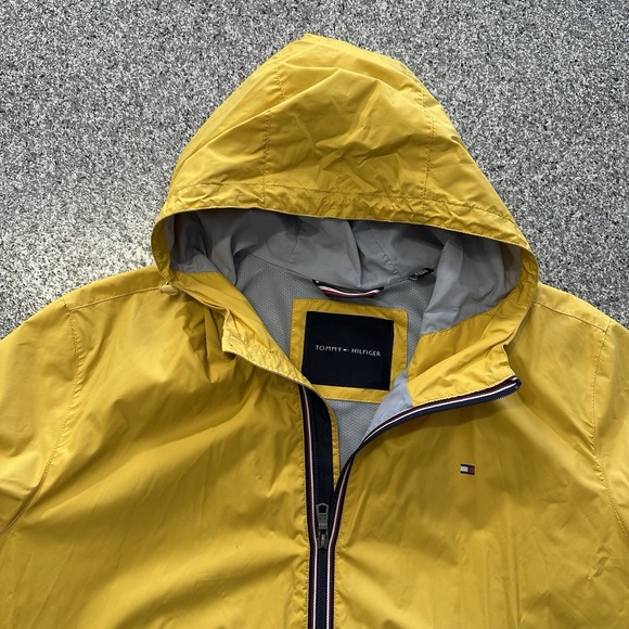 Tommy Hilfiger Jacket Mens XXL Windbreaker Rain Coat Yellow Water Resistant - Picture 2 of 9